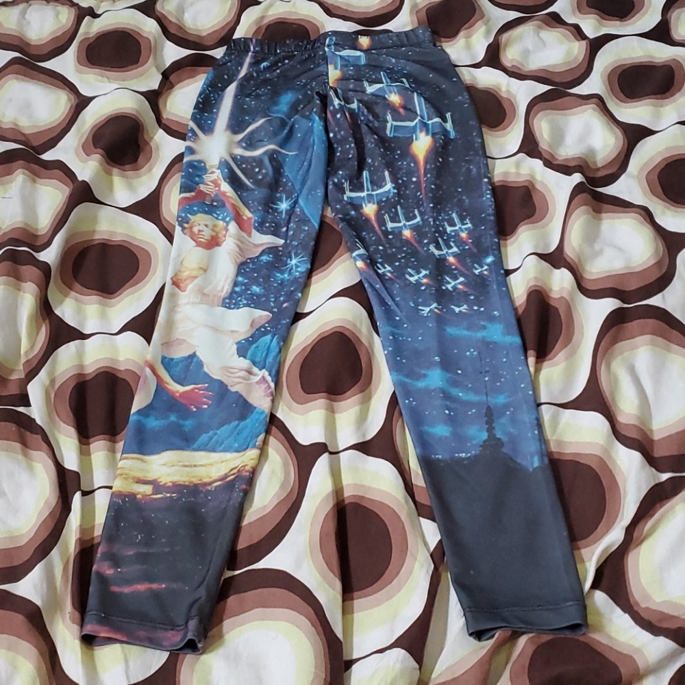 Women  Multi-colored Star Wars tights in a Size XL - Picture 3 of 3